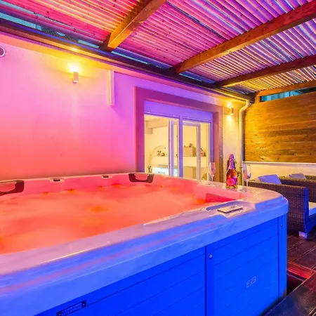 Alena With Jacuzzi *