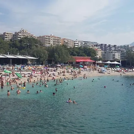 아파트 Alena With Jacuzzi *