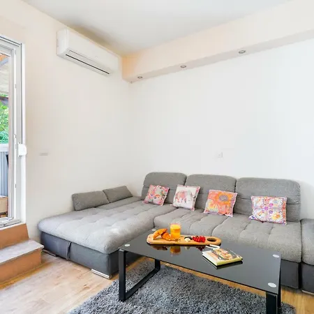 Apartament Alena With Jacuzzi