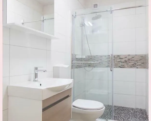 Alena With Jacuzzi * Σπλιτ